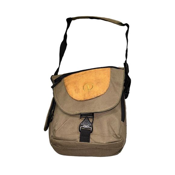 Nikon D80 Digital SLR Camera Bundle - Picture 16 of 16